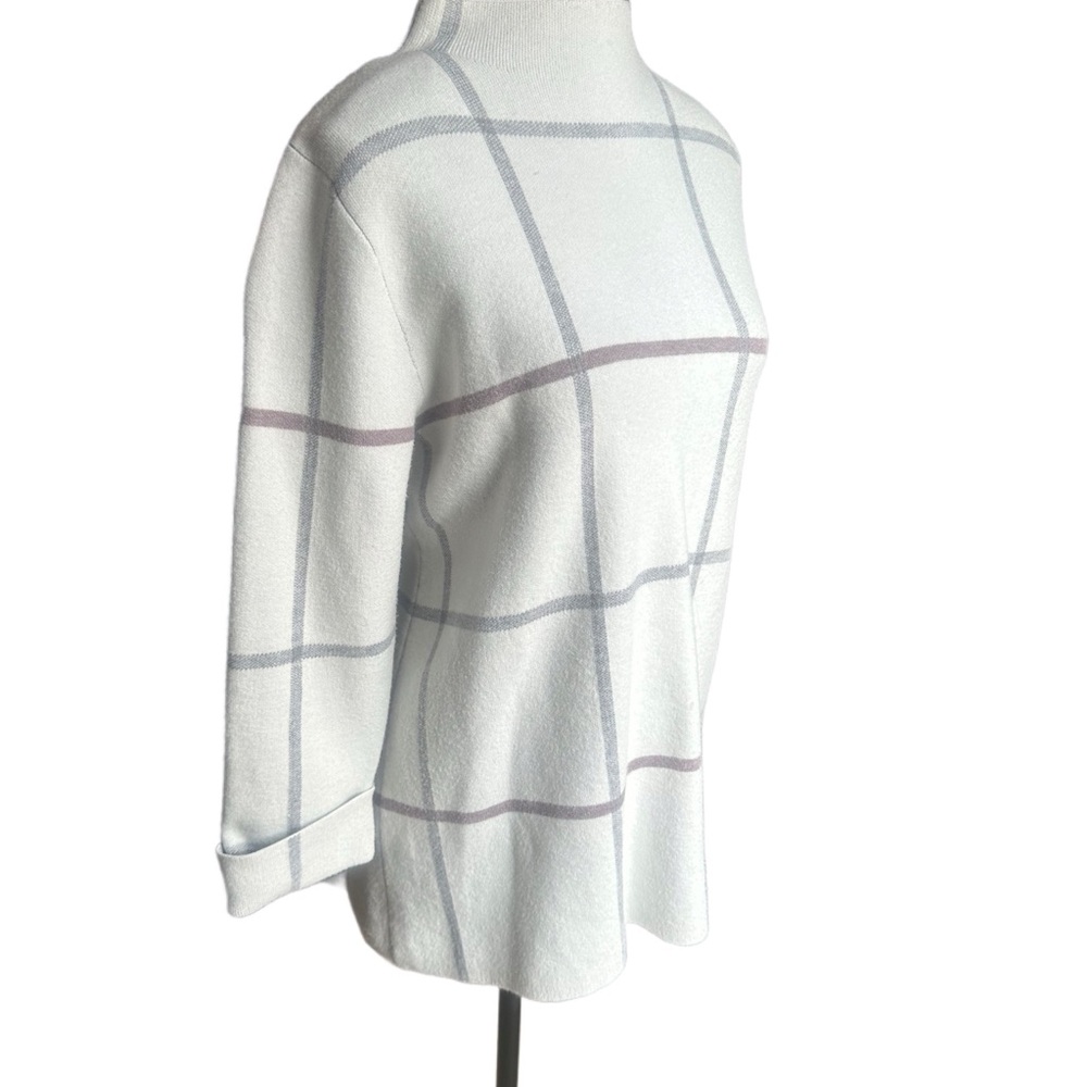 Tahari Women's White and Gray Plaid Sweater